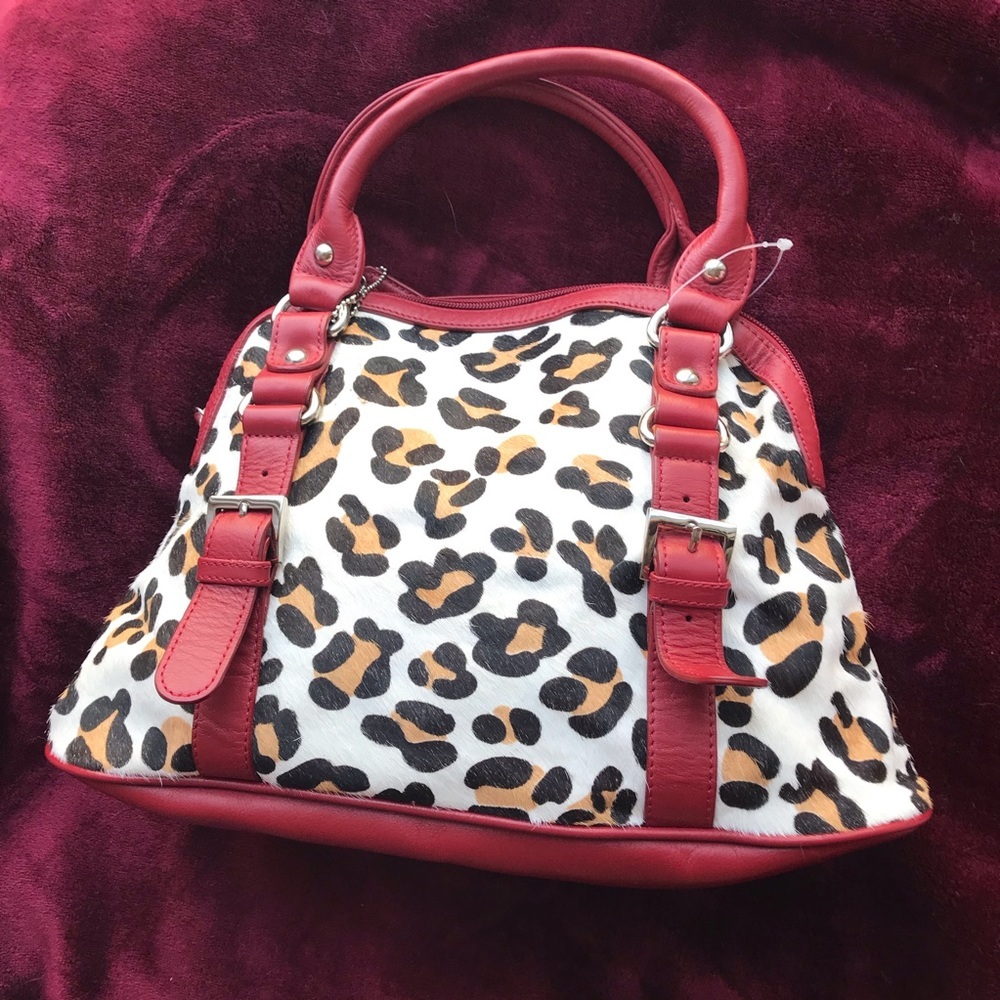 🎒NWOT🎒Danier Leather Purse***NEW***